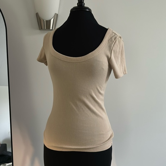 Old Navy Tops - Neutral Scoop Neck Tee